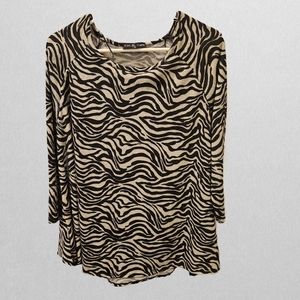 Kim & Cami zebra long sleeve sweater 🖤